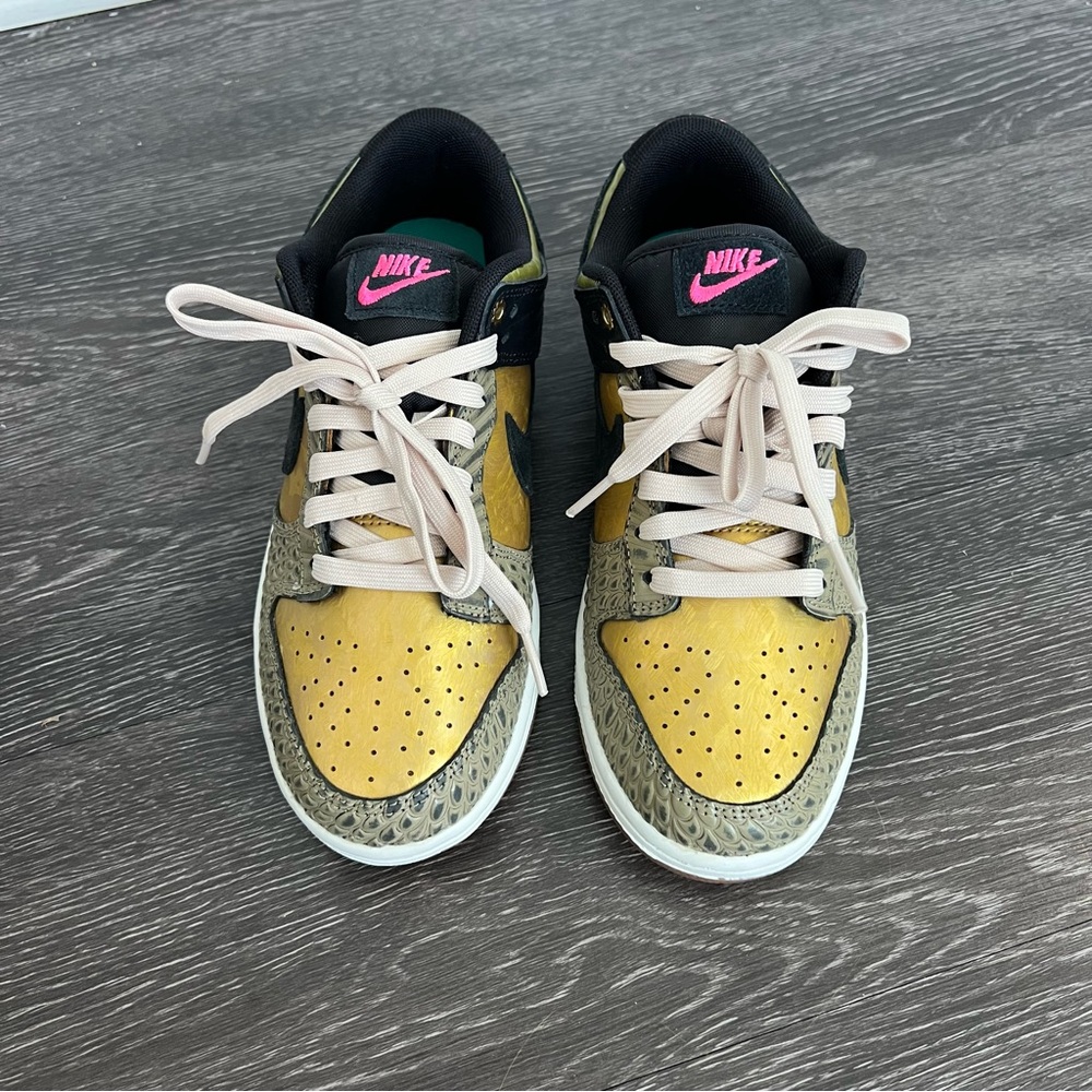 NWOT Women’s Nike Dunk Low “Dia De Muertos” Limited Edition Release